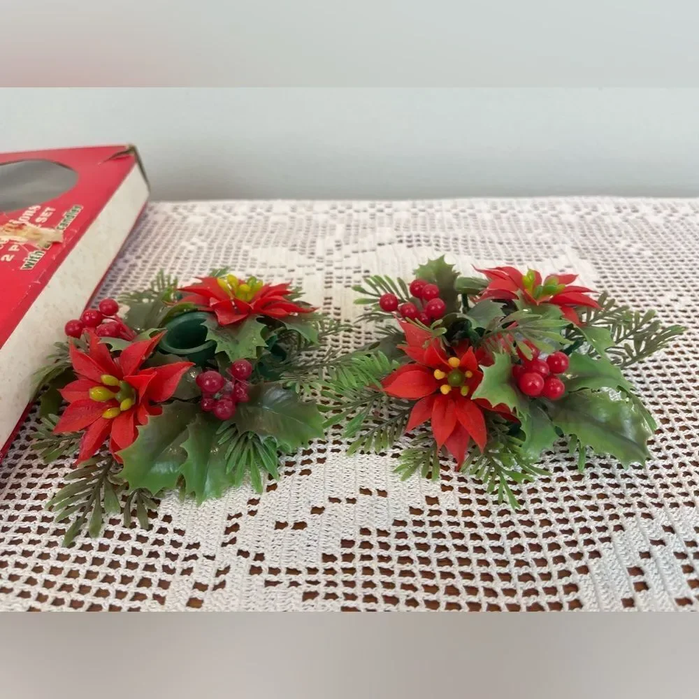 Vintage plastic poinsettias Holly Candles holders || Vintage candle holders - Picture 5 of 7